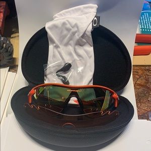 NWOT Oakley - Polarized Radar Path - Blood Orange